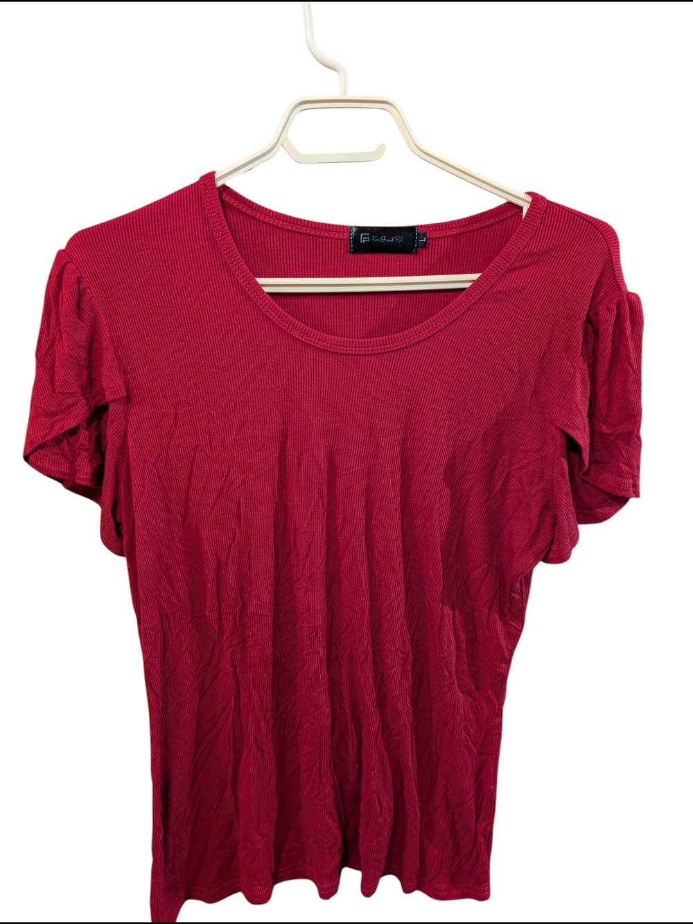 2/22$ Women's Red Scoop Neck Short Sleeve Top